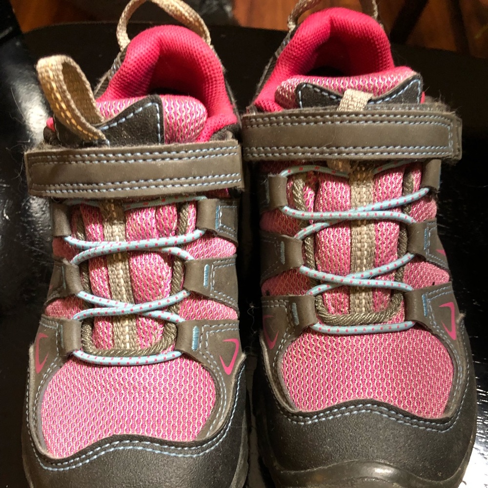 Size 13 Keen girls low hiking shoes